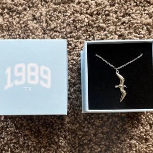 1989 official Taylor swift merchandise seagull necklace